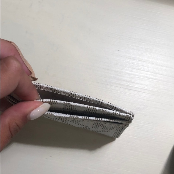 Micheal Kors Card holder - Picture 3 of 3